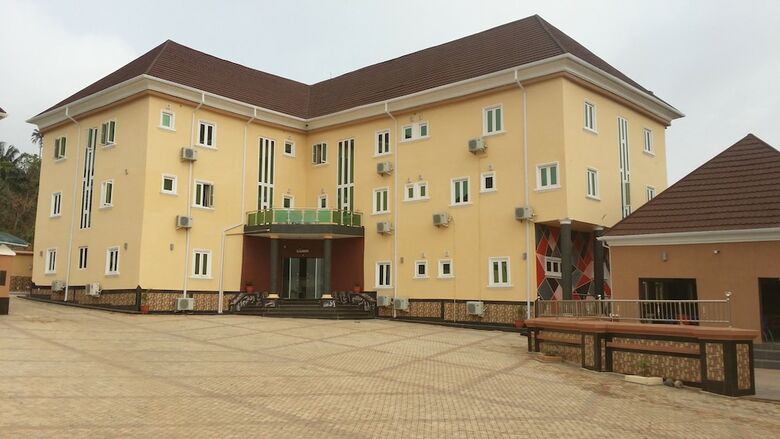 Kevotel Hotel And Suites