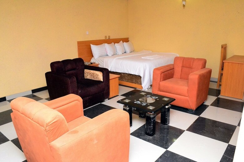 Kevotel Hotel And Suites