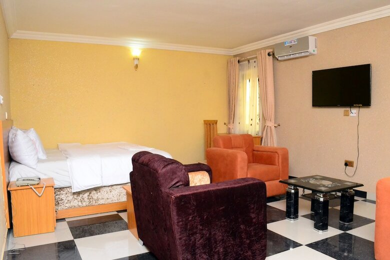 Kevotel Hotel And Suites