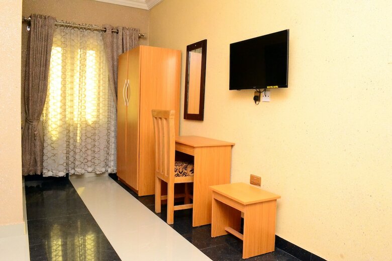 Kevotel Hotel And Suites