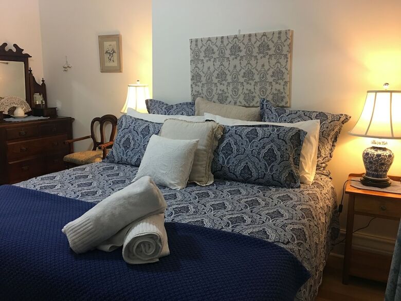 Bed & Breakfast Cygnet Old Bank B & B Cafe & Gift Store