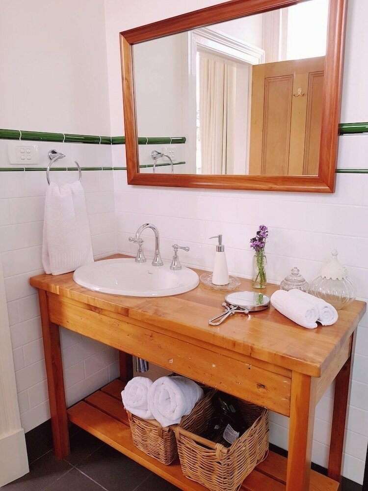 Bed & Breakfast Cygnet Old Bank B & B Cafe & Gift Store