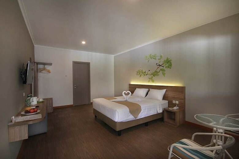 Hotel Three Eight Front One Boutique Batu