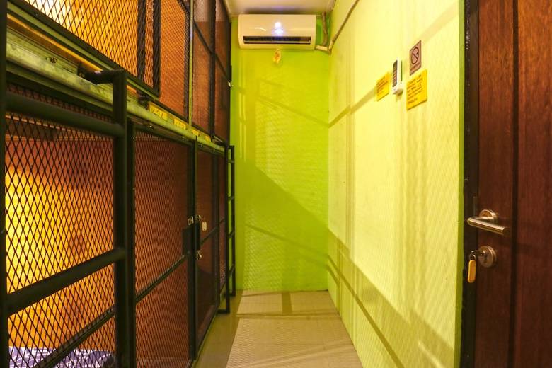 Hostal Kabin Kapsul Kayu Jati I - Hostel