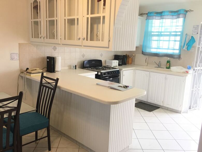 Cumber's Tropical Apartments