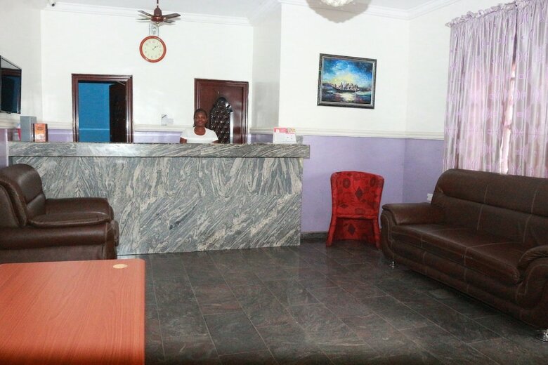 L & L Executive Hotels And Suites