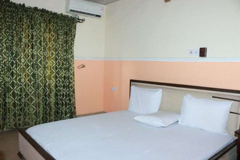 L & L Executive Hotels And Suites