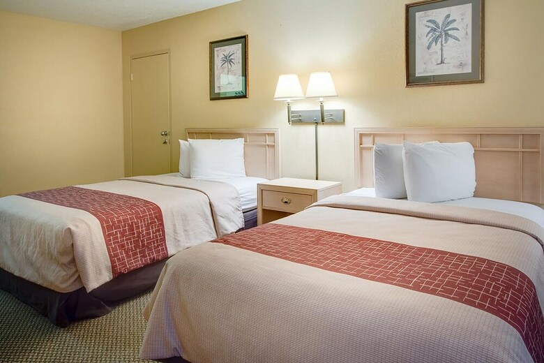 Oyo Hotel Dundee By Crystal Lake