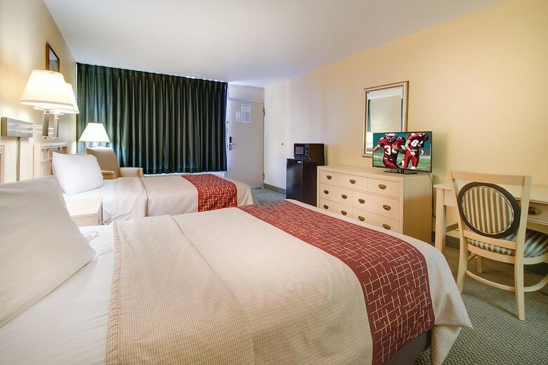 Oyo Hotel Dundee By Crystal Lake