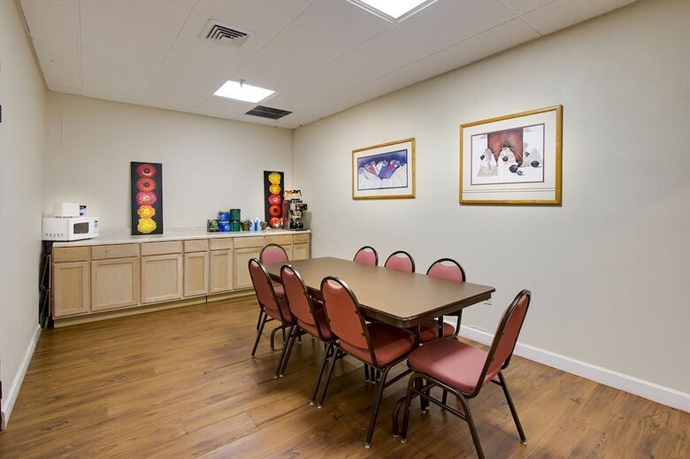 Oyo Hotel Dundee By Crystal Lake
