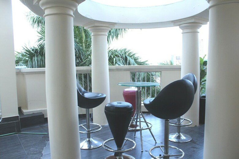 Palms Garden Hotel Near Secc