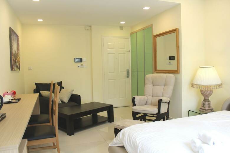 Palms Garden Hotel Near Secc