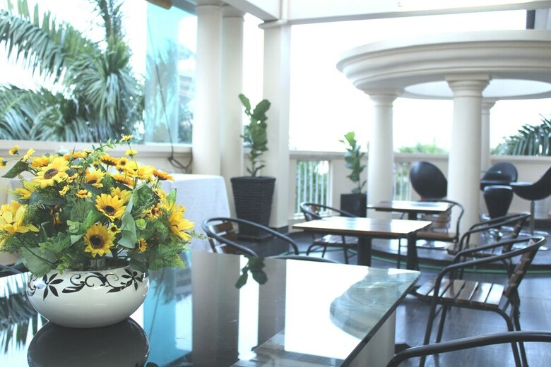 Palms Garden Hotel Near Secc