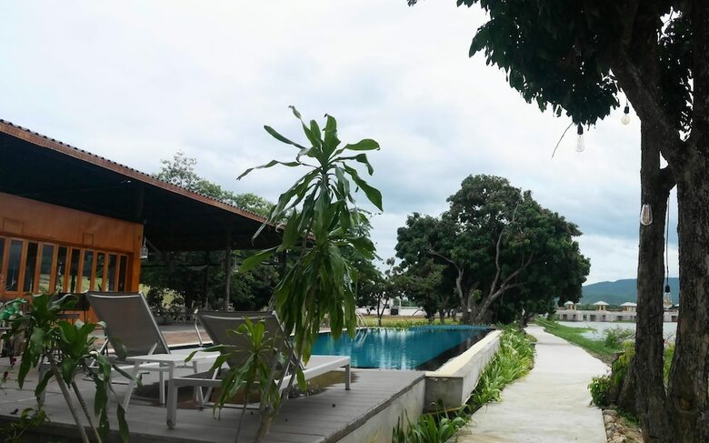 Hotel Doi Inthanon Riverside Resort