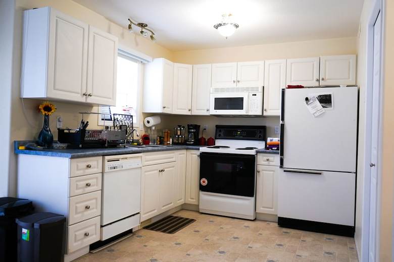 Apartamentos Lakewood's Local Living Quarters