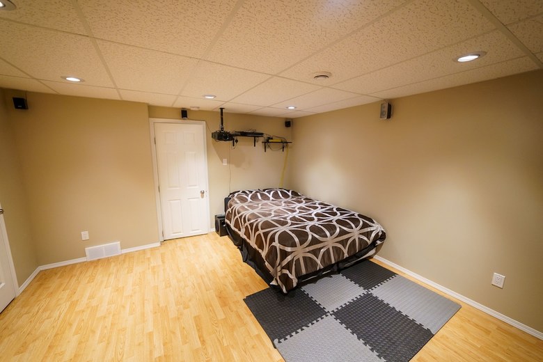 Apartamentos Lakewood's Local Living Quarters