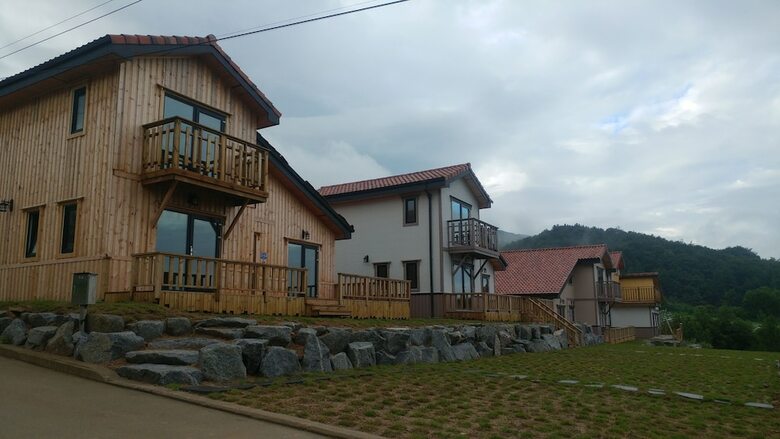 Daegwallyeong Solbawee Log-housing Pension
