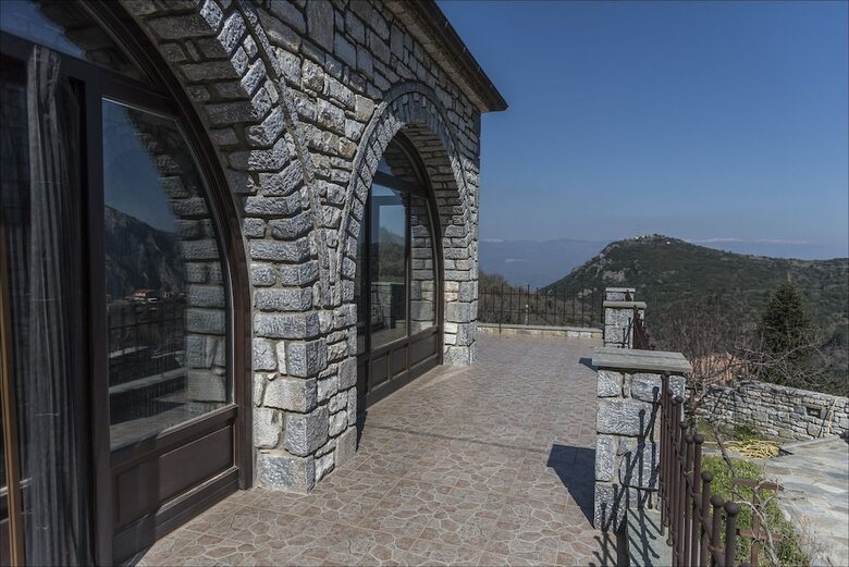 Villa Stone Mansion Anavryti