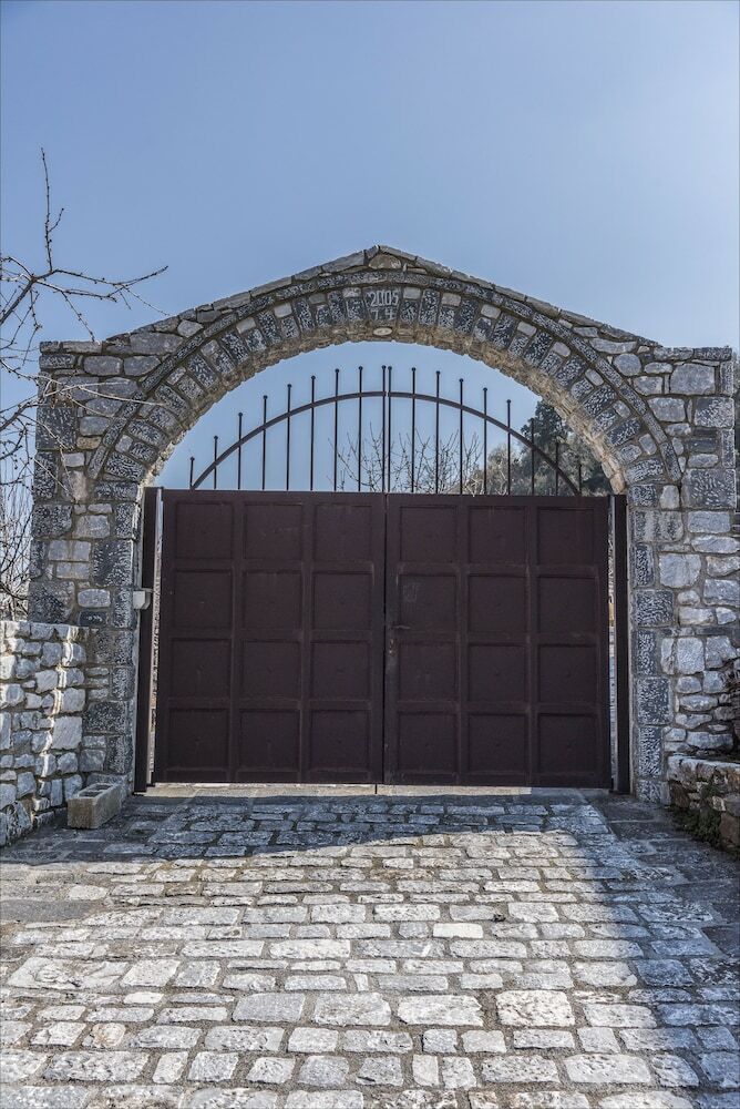 Villa Stone Mansion Anavryti