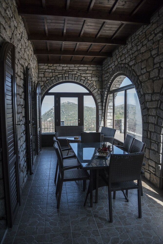Villa Stone Mansion Anavryti