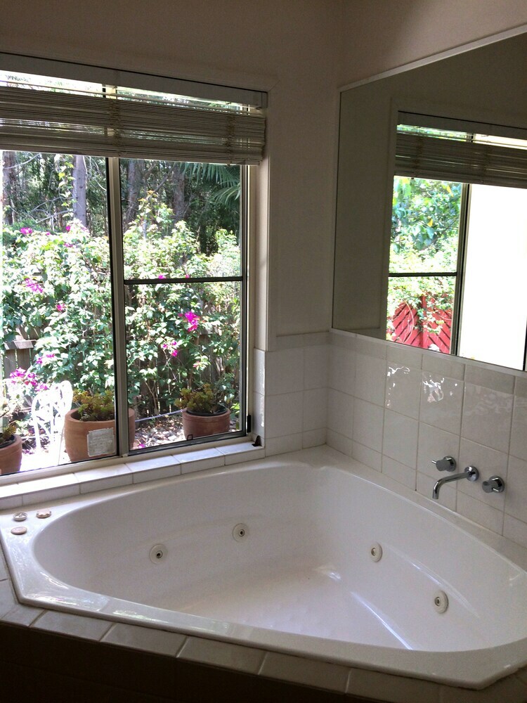 Hotel Howie's Place Noosa