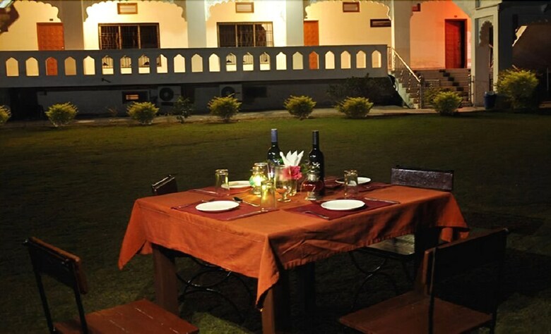 Hotel Narayan Niwas Resort