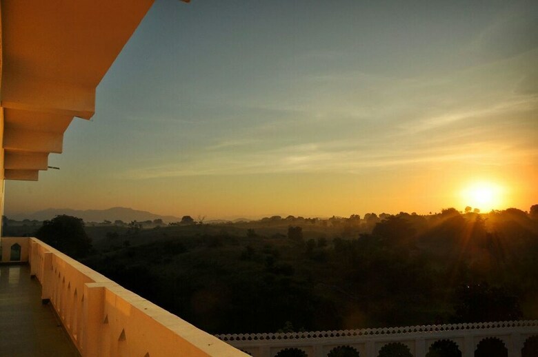 Hotel Narayan Niwas Resort