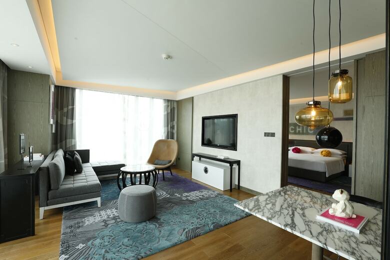 Renaissance Hangzhou Northeast Hotel
