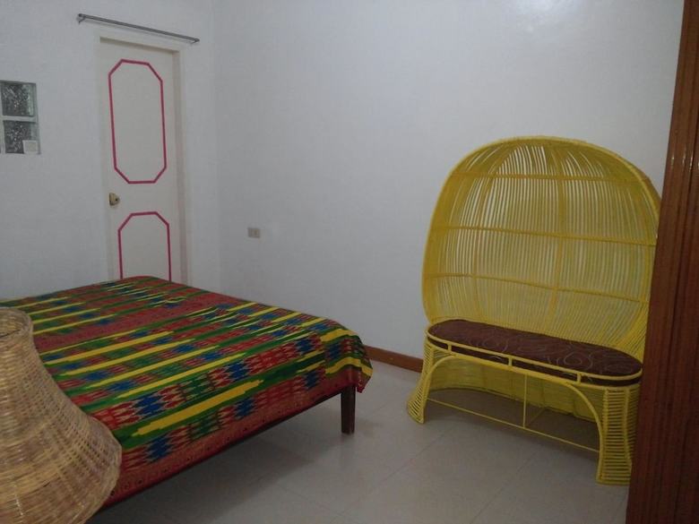 Hotel Yellow House Vacation Rental