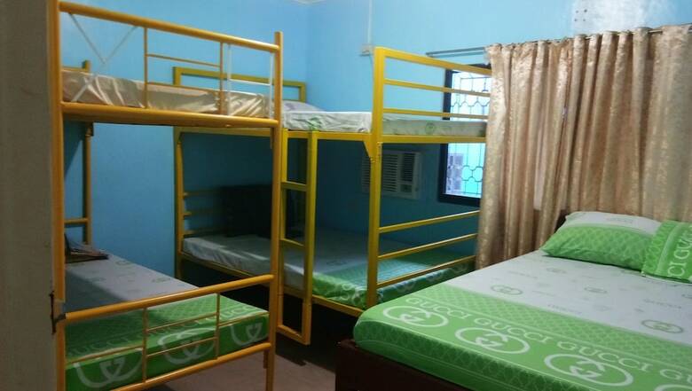 Hotel Yellow House Vacation Rental