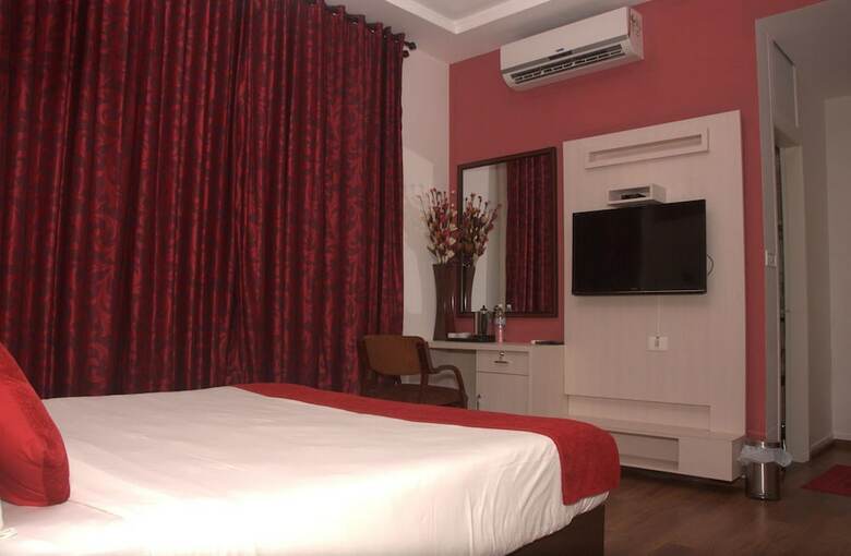 Hotel Xaviers Residency