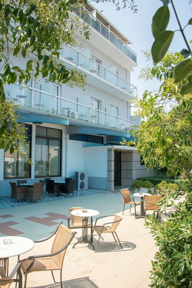 Hotel Telis