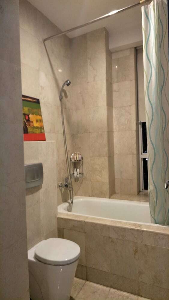 Aparthotel At Home Somerset Permata Berlian