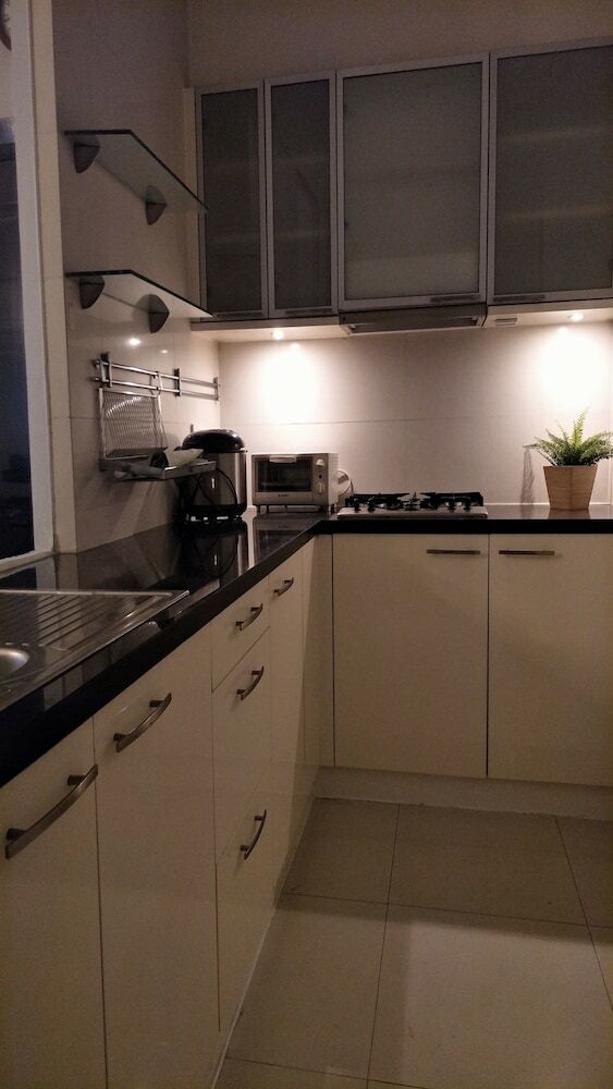 Aparthotel At Home Somerset Permata Berlian
