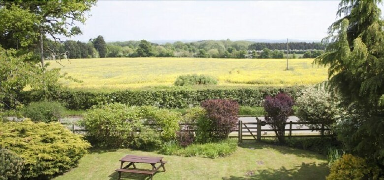 Bed & Breakfast Larkrise Cottage
