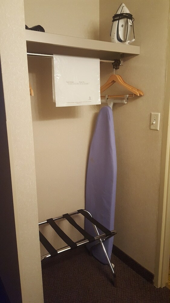 Hibbing Park Hotel & Suites