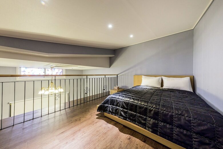 Shine Hotel