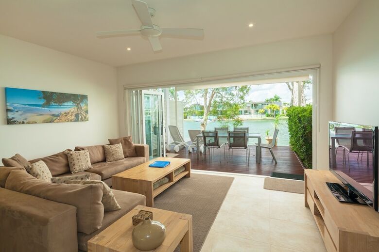 Noosa Entrance Waterfront Resort