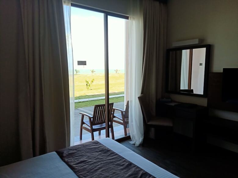 Hotel Lanjut Beach & Golf Resort