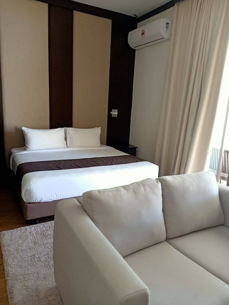 Hotel Lanjut Beach & Golf Resort
