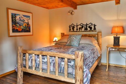 Mountain River Lodge