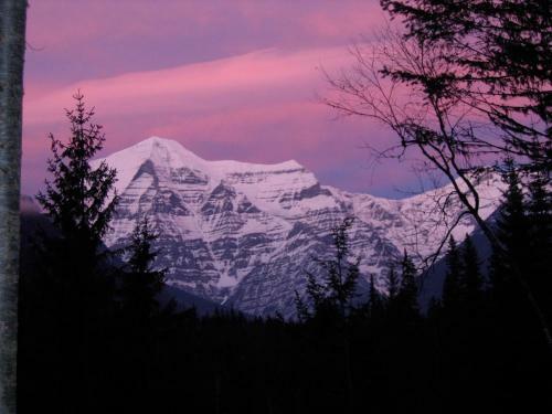 Mountain River Lodge