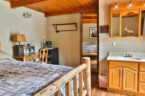 Mountain River Lodge