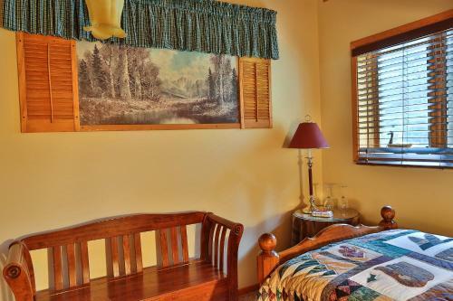 Mountain River Lodge