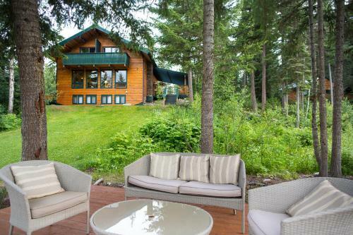 Mountain River Lodge