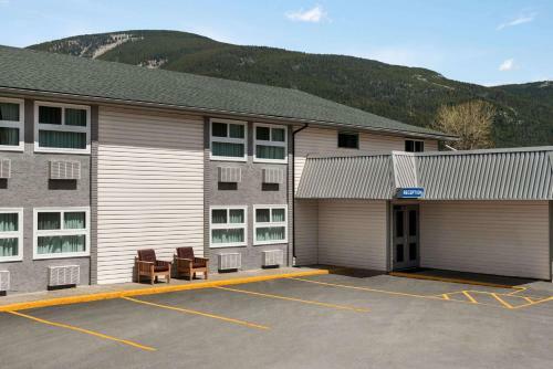 Highwood Motel