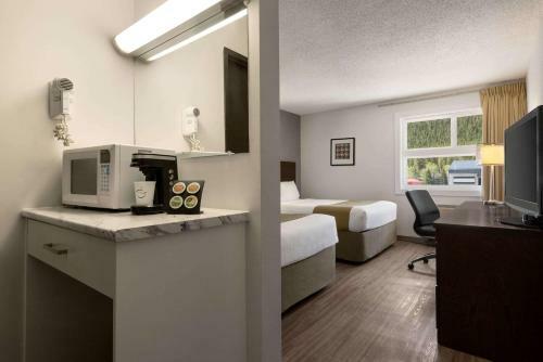Highwood Motel