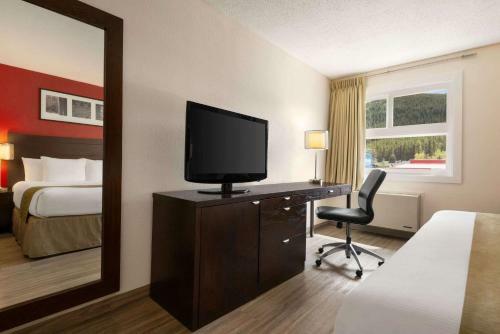 Highwood Motel