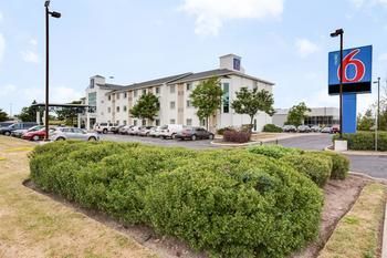 Motel 6 - Toronto - Brampton