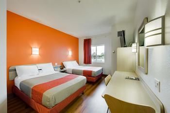 Motel 6 - Toronto - Brampton